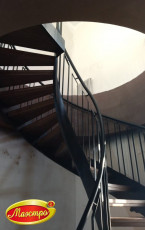 Винтовая лестница на металлоконструкции