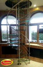 Винтовая лестница из нержавеющей стали со стеклянными ступенями