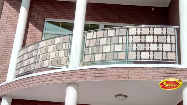 Ограждение балкона из нержавеющей стали и акрилового камня