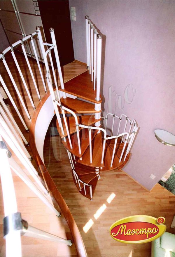 Винтовая лестница на больцах фото сверху