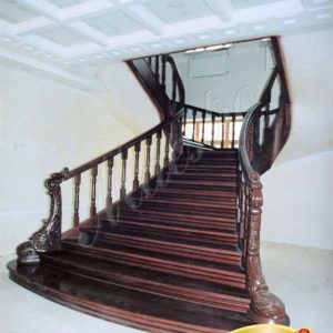 Монолитная лестница облицованная дубом