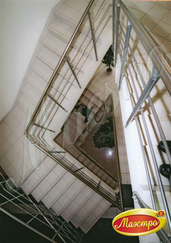 Монолитная лестница вид сверху