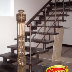 Лестница с литым латунным столбом