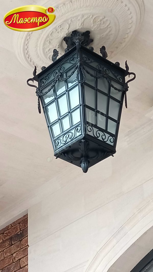 Кованый потолочный светильник